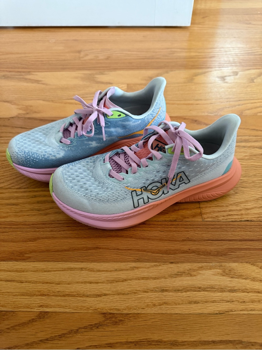 Hoka Mach 6